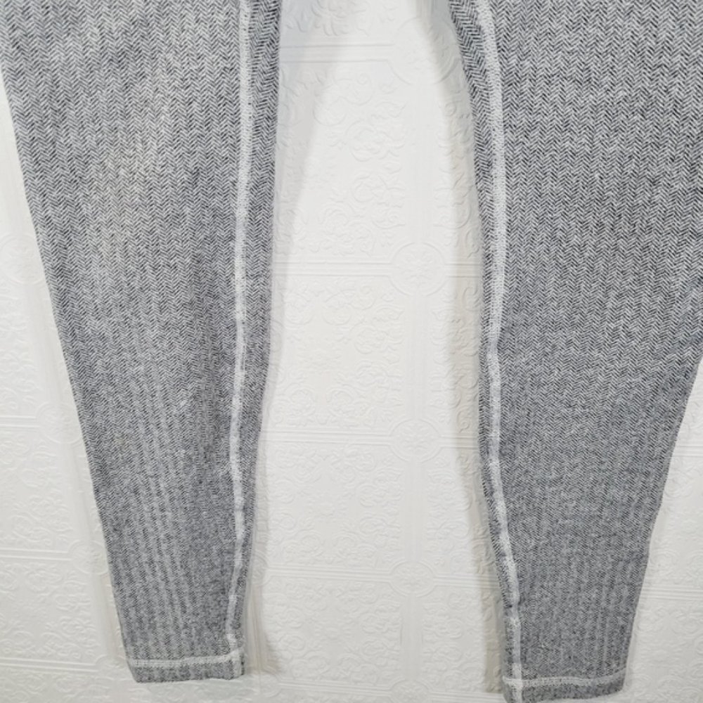 Lululemon Wunder Under midrise luon tights - Picture 4 of 10